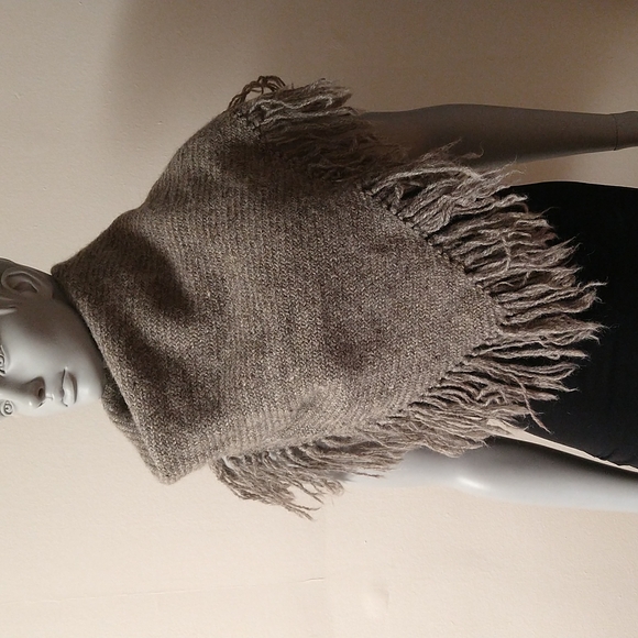 🌟 3/$30. Pure Wool Scarf - Picture 3 of 3